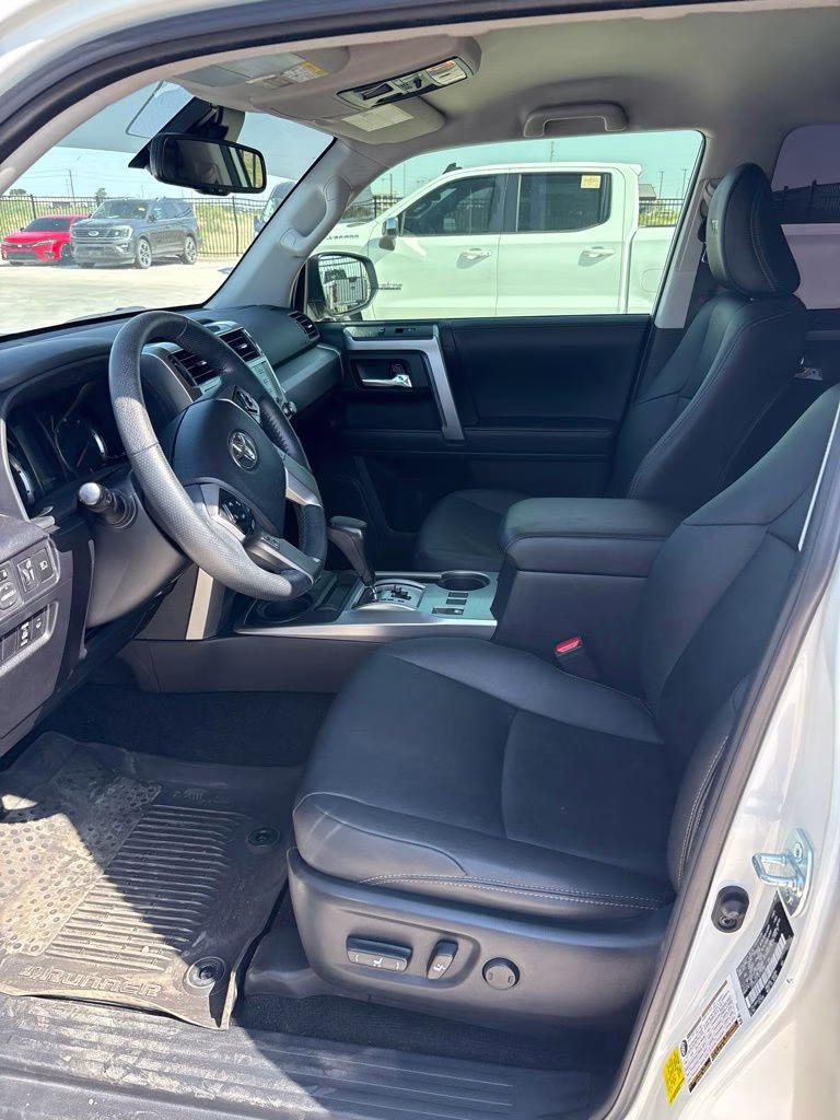 2022 White Toyota 4Runner TRD Sport 4X4 SUV