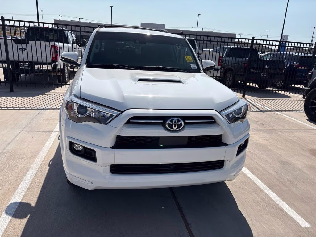 2022 White Toyota 4Runner TRD Sport 4X4 SUV