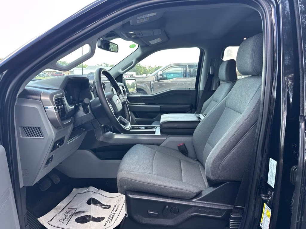 2025 Black Metallic Ford F-150 XLT 4X4 Truck