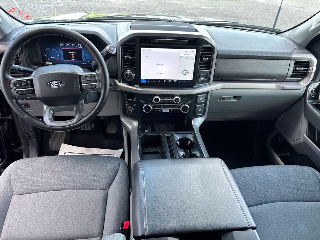 2025 Black Metallic Ford F-150 XLT 4X4 Truck