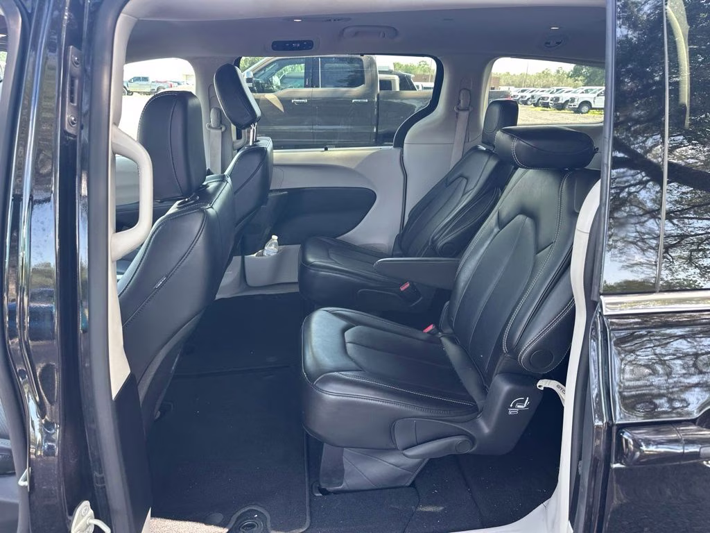 2024 Diamond Black Chrysler Pacifica Touring L FWD Van