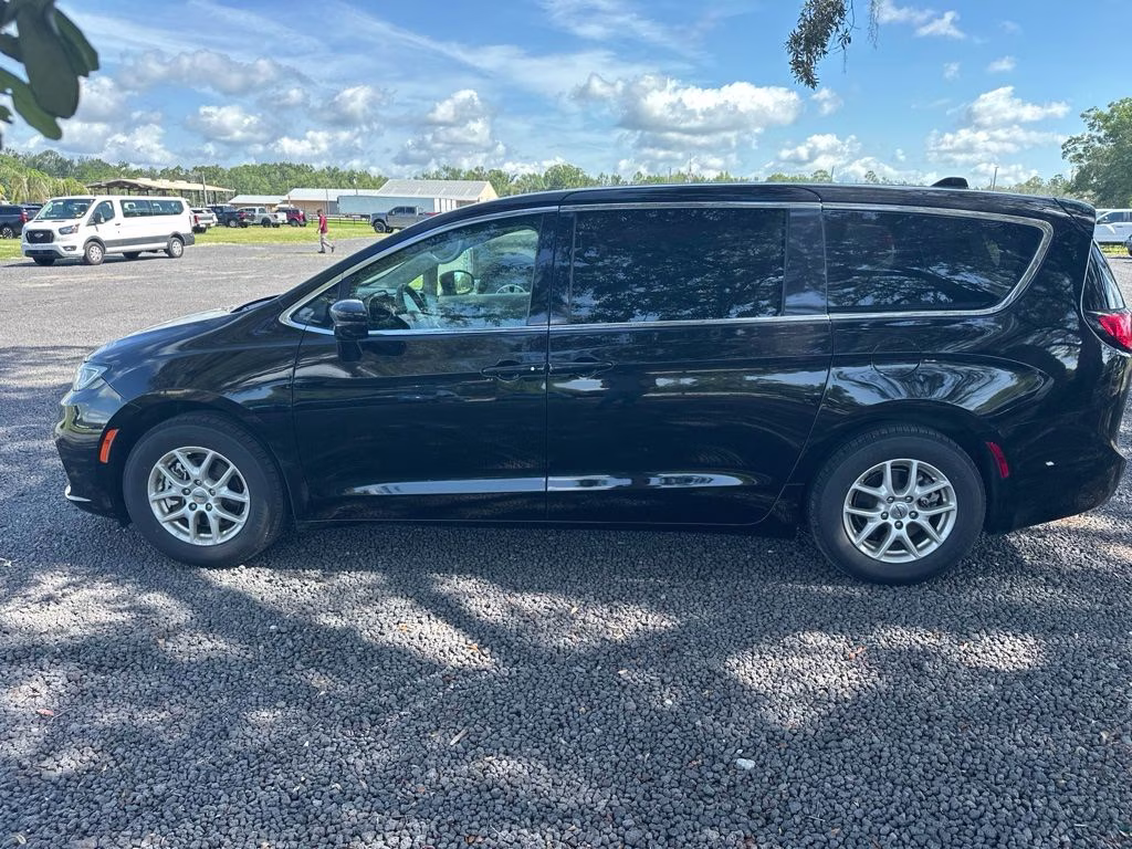 2024 Diamond Black Chrysler Pacifica Touring L FWD Van