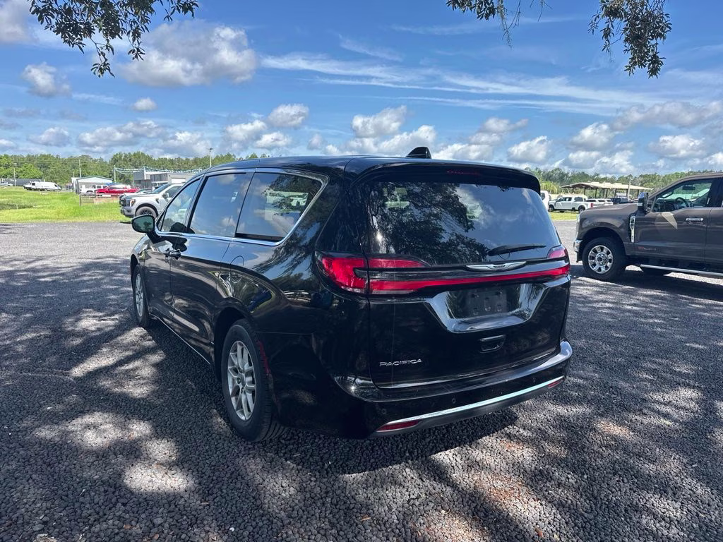 2024 Diamond Black Chrysler Pacifica Touring L FWD Van