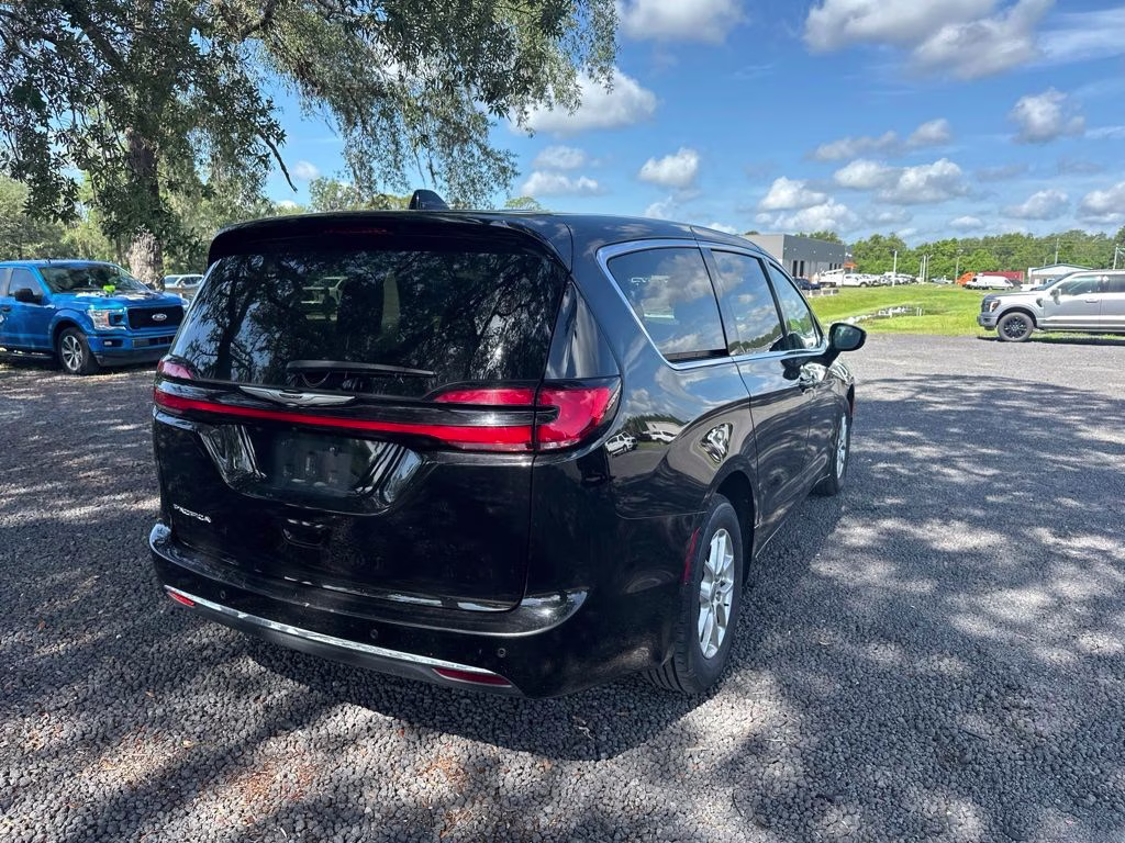 2024 Diamond Black Chrysler Pacifica Touring L FWD Van