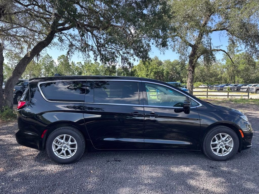 2024 Diamond Black Chrysler Pacifica Touring L FWD Van