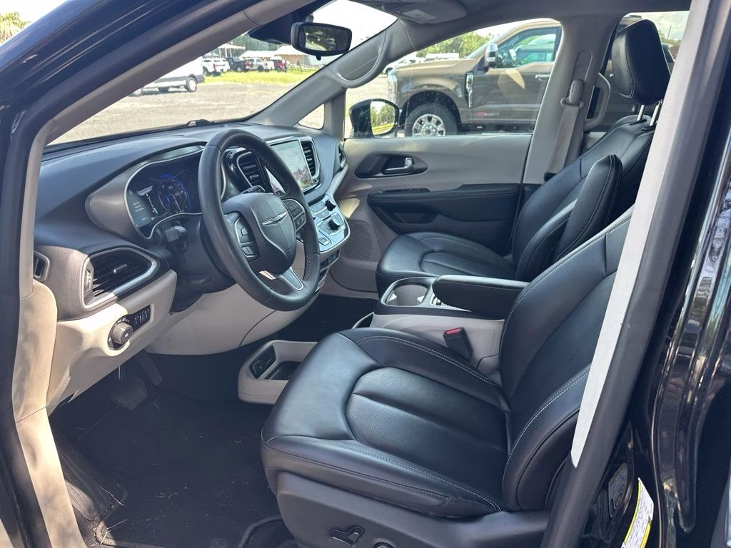 2024 Diamond Black Chrysler Pacifica Touring L FWD Van