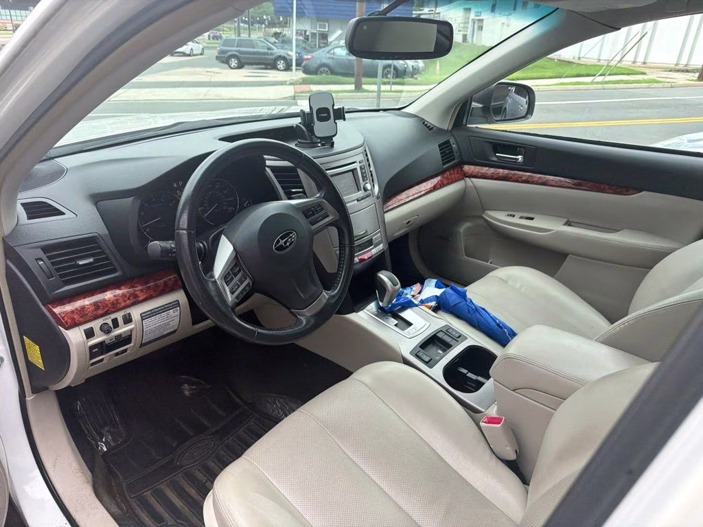 2012 Satin White Pearl Subaru Outback 3.6R AWD SUV