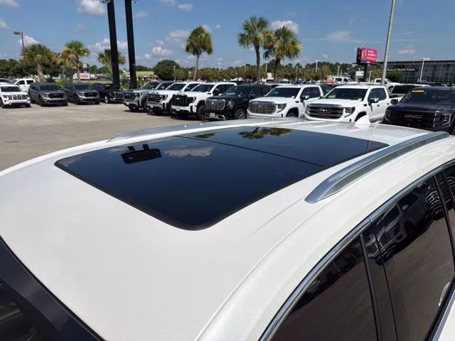 2023 Crystal White Tricoat Cadillac XT6 Premium Luxury FWD SUV