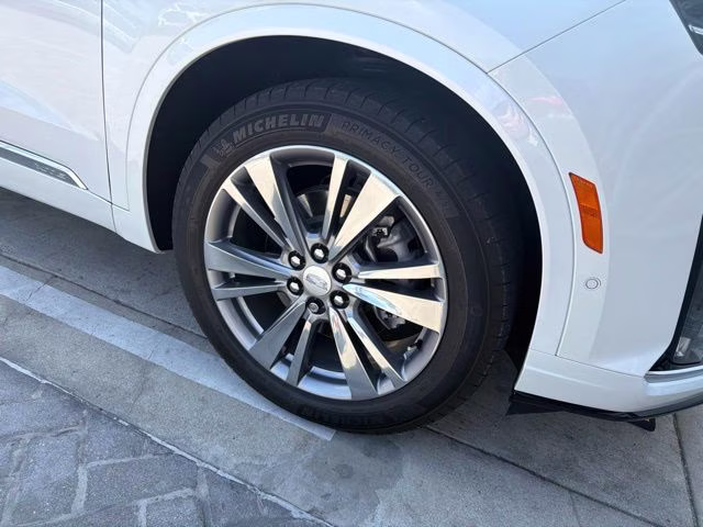 2023 Crystal White Tricoat Cadillac XT6 Premium Luxury FWD SUV
