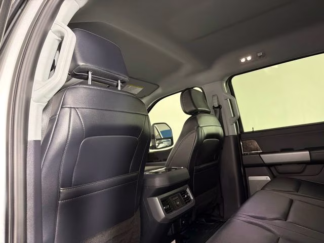 2024 Iconic Silver Metallic Ford Super Duty F-250 SRW Lariat 4X4 Truck