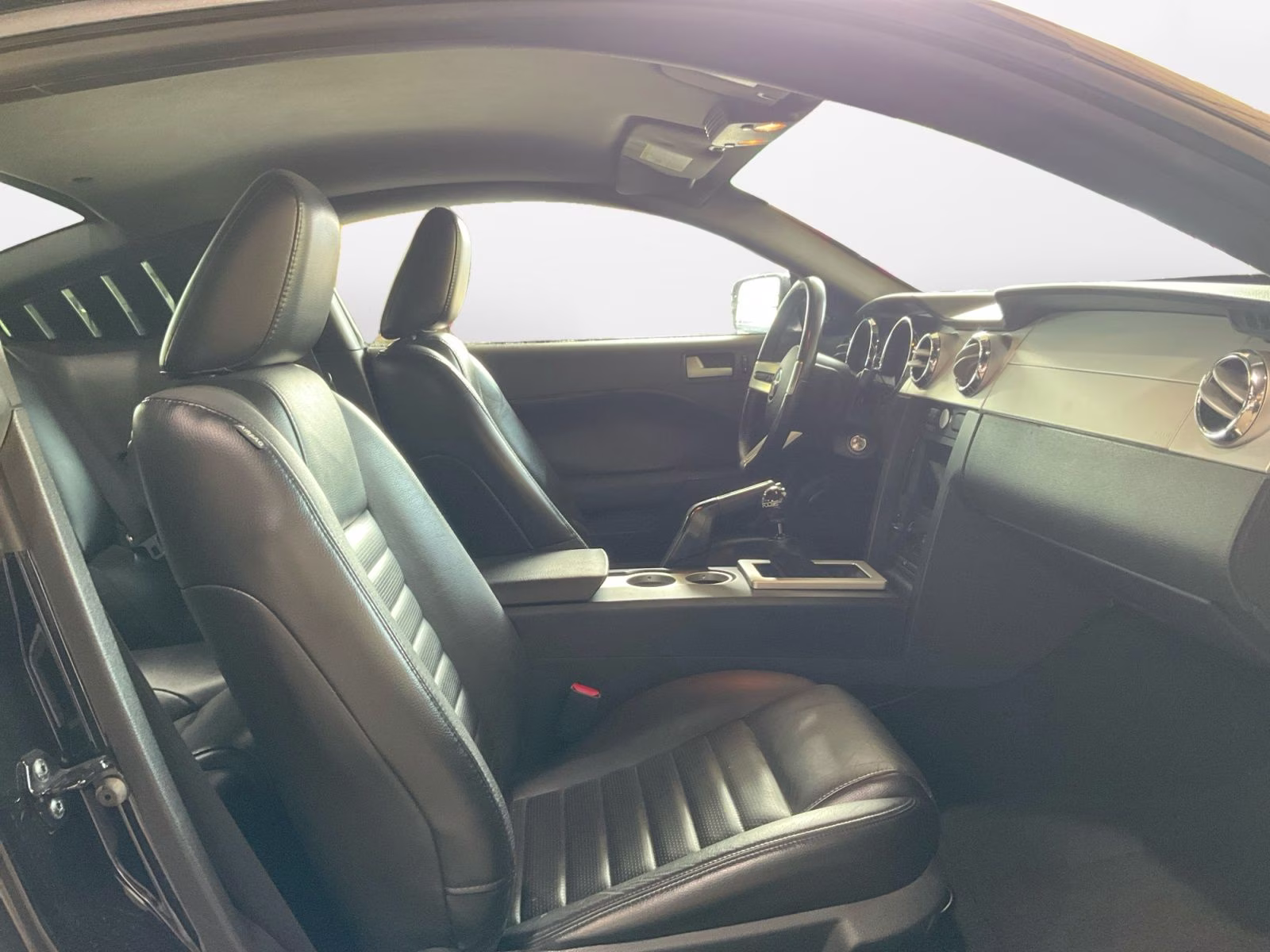 2007 Black Ford Mustang RWD Coupe
