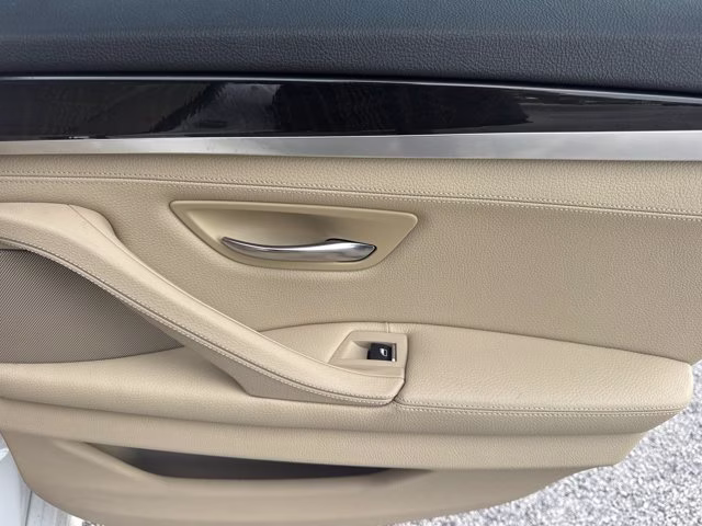 2015 White Metallic BMW 5 Series RWD Sedan