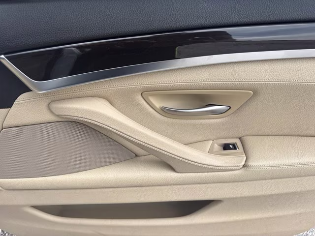 2015 White Metallic BMW 5 Series RWD Sedan