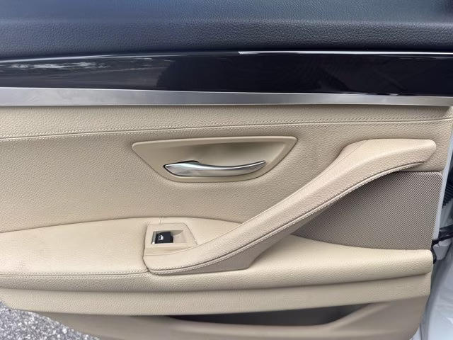 2015 White Metallic BMW 5 Series RWD Sedan