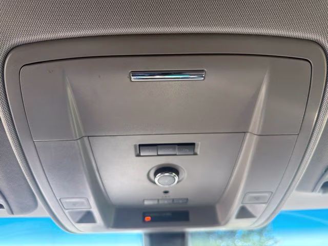 2015 Champagne Silver Metallic GMC Yukon XL SLE 1500 4X4 SUV