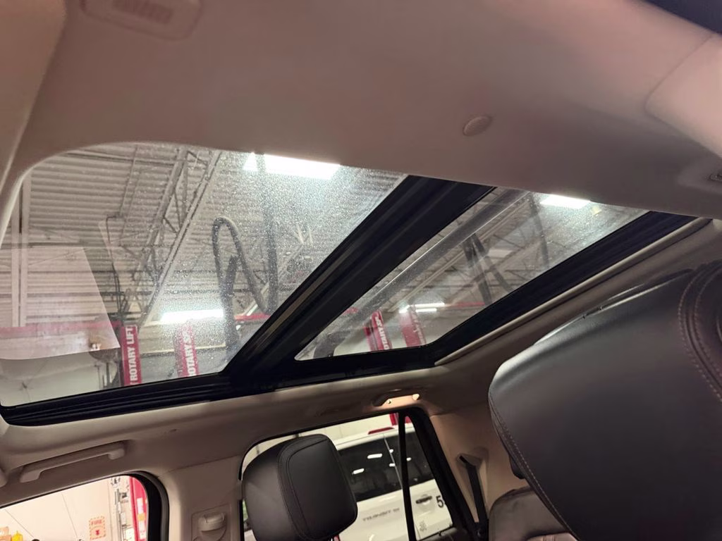 2018 White Platinum Clearcoat Metallic Ford Expedition Max Platinum w/Drivers Assistance & Heavy Duty Tow Pkg 4X4 SUV