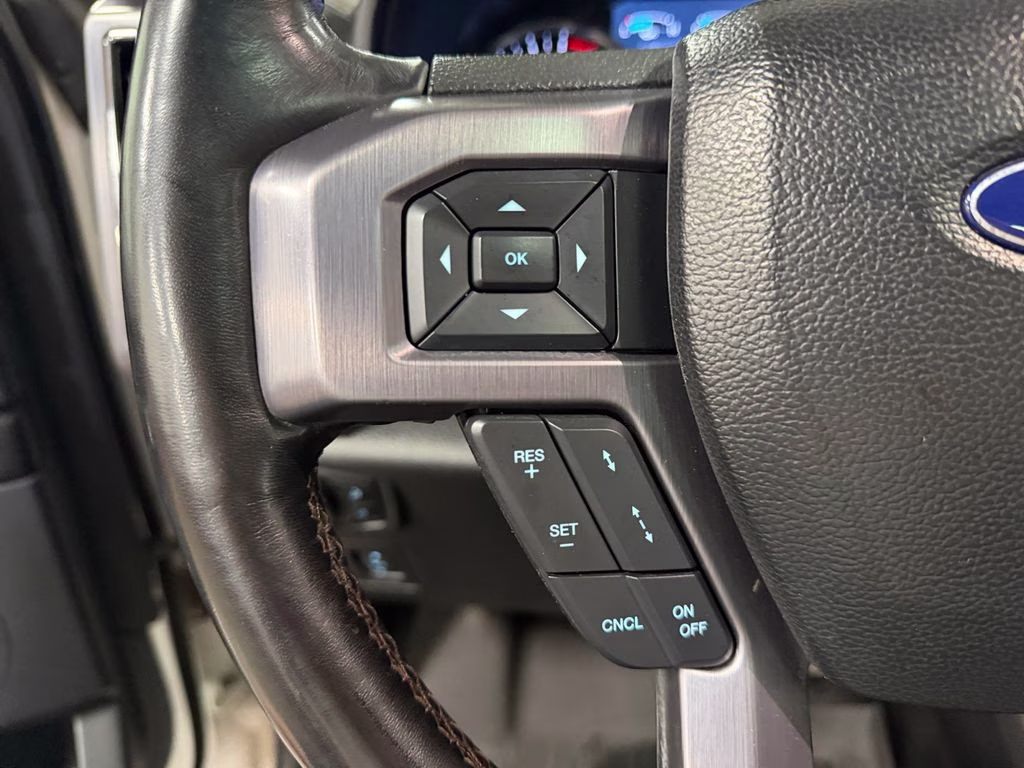 2018 White Platinum Clearcoat Metallic Ford Expedition Max Platinum w/Drivers Assistance & Heavy Duty Tow Pkg 4X4 SUV