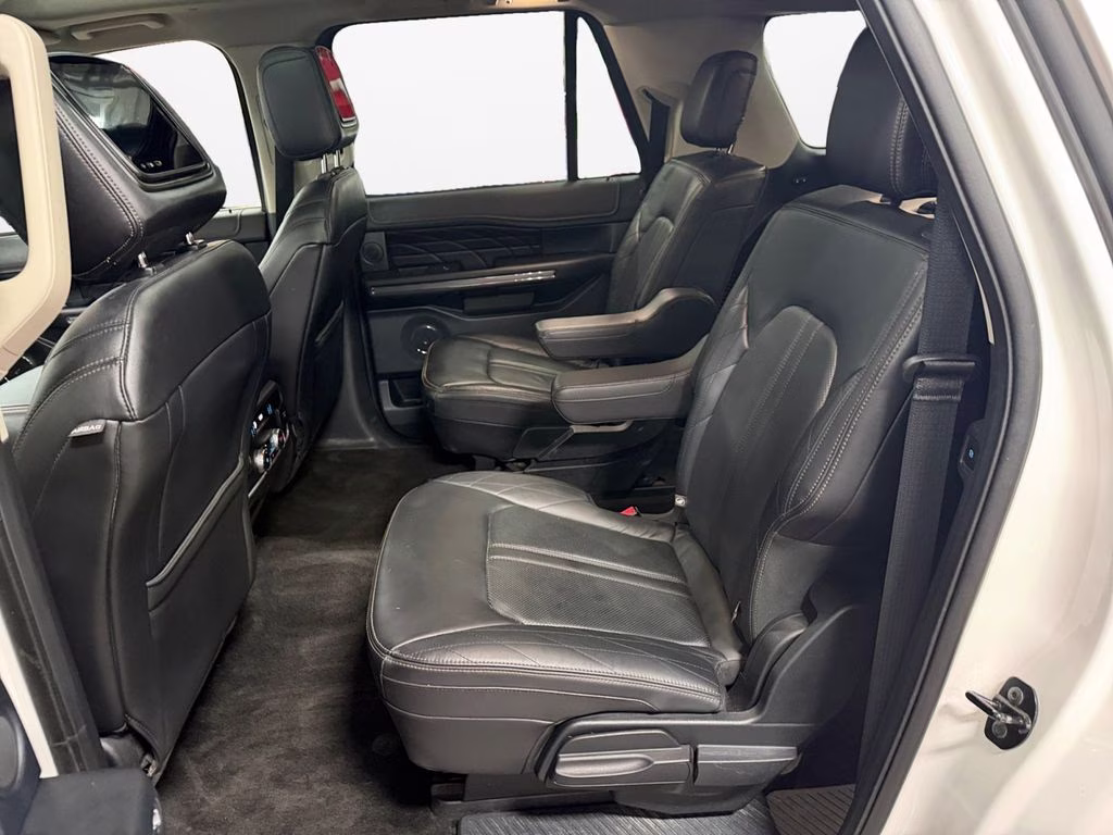 2018 White Platinum Clearcoat Metallic Ford Expedition Max Platinum w/Drivers Assistance & Heavy Duty Tow Pkg 4X4 SUV