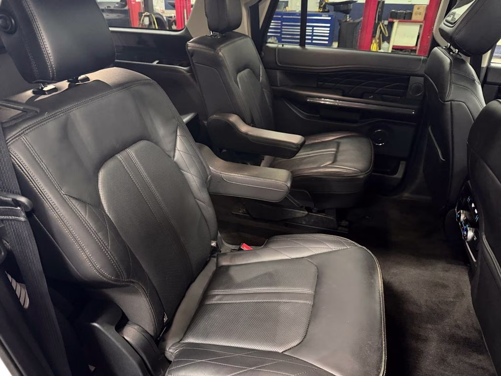 2018 White Platinum Clearcoat Metallic Ford Expedition Max Platinum w/Drivers Assistance & Heavy Duty Tow Pkg 4X4 SUV