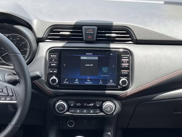 2025 Super Black Metallic Nissan Versa 1.6 SR FWD Sedan