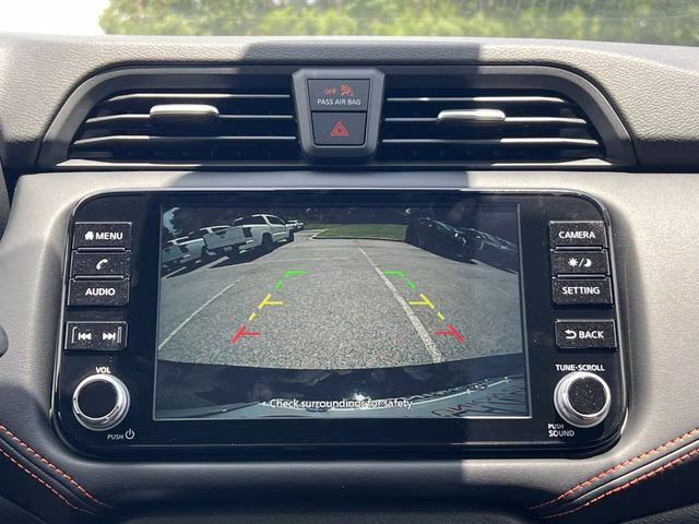 2025 Super Black Metallic Nissan Versa 1.6 SR FWD Sedan