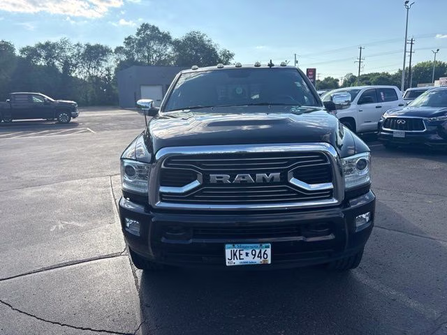 2017 Brilliant Black Crystal Pearlcoat Ram 2500 Limited 4X4 Truck