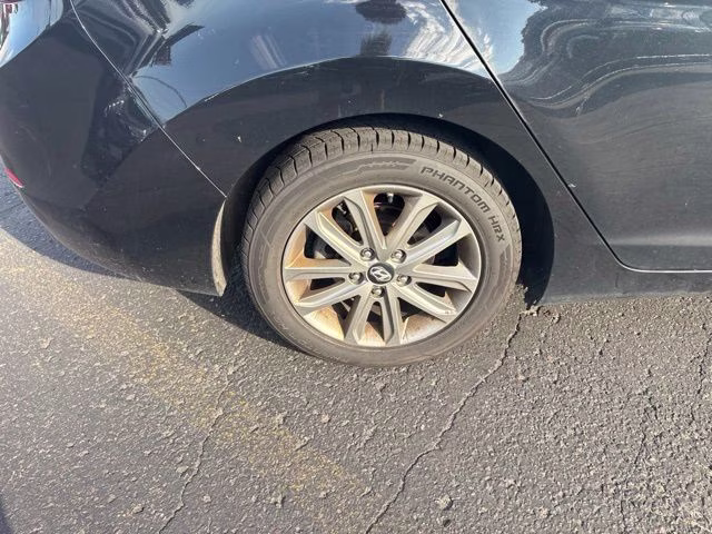 2014 Hyundai Elantra SE FWD Sedan