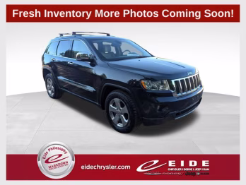 2011 Blackberry Pearlcoat Jeep Grand Cherokee Limited 4X4 SUV