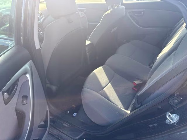 2014 Hyundai Elantra SE FWD Sedan
