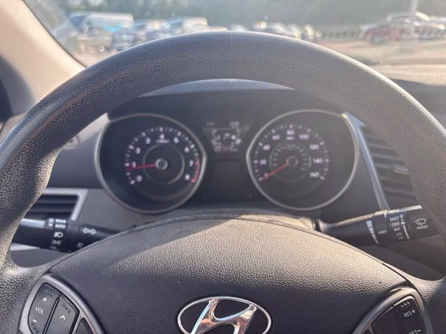 2014 Hyundai Elantra SE FWD Sedan