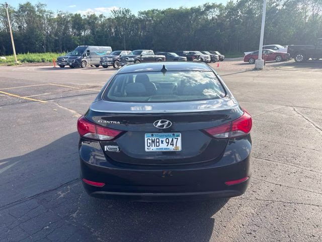 2014 Hyundai Elantra SE FWD Sedan