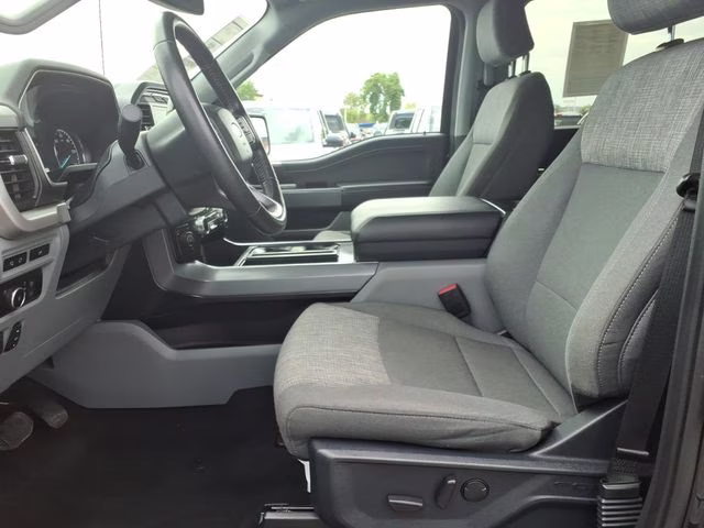 2022 Antimatter Blue Metallic Ford F-150 XLT 4X4 Truck