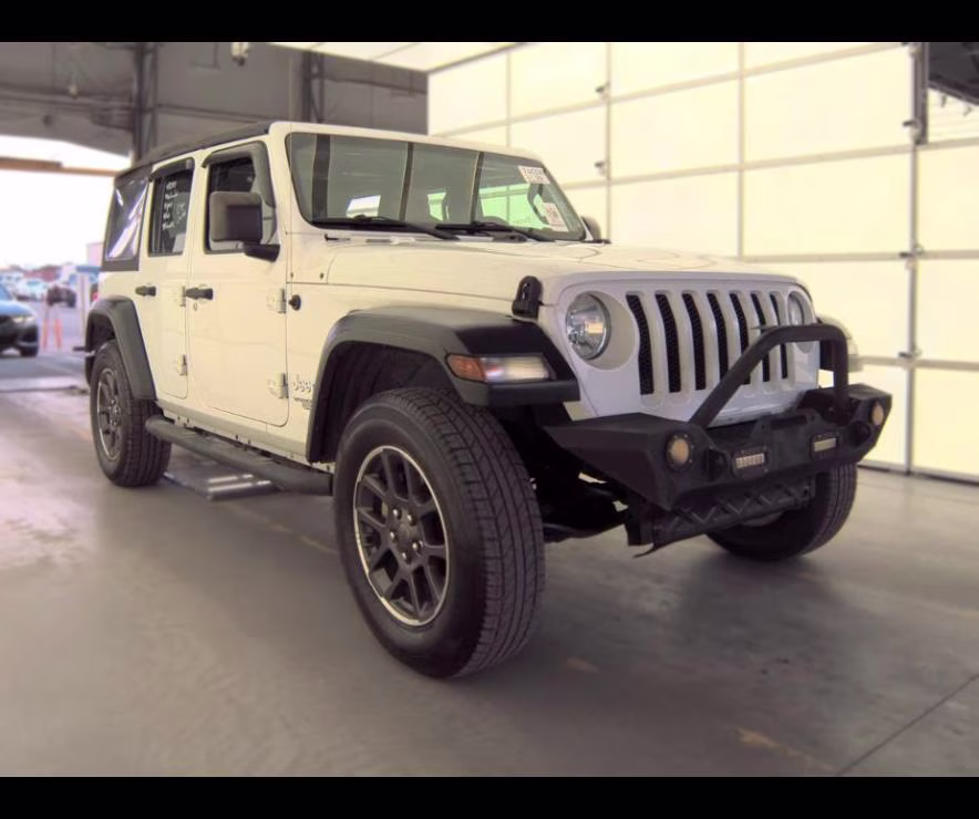 2018 Bright White Clearcoat Jeep Wrangler Unlimited Sport 4X4 SUV