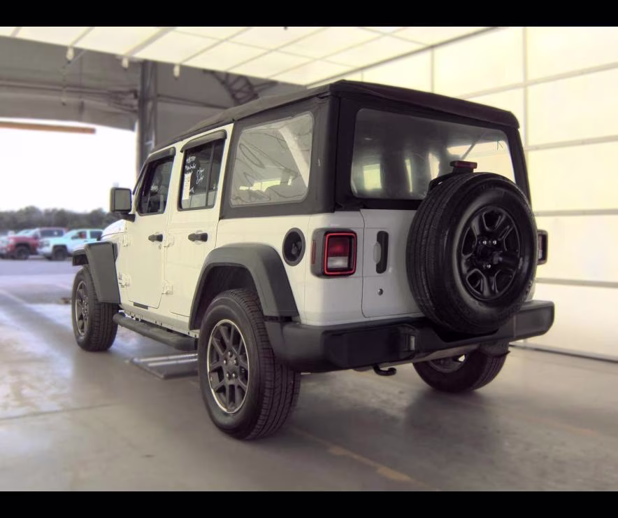2018 Bright White Clearcoat Jeep Wrangler Unlimited Sport 4X4 SUV