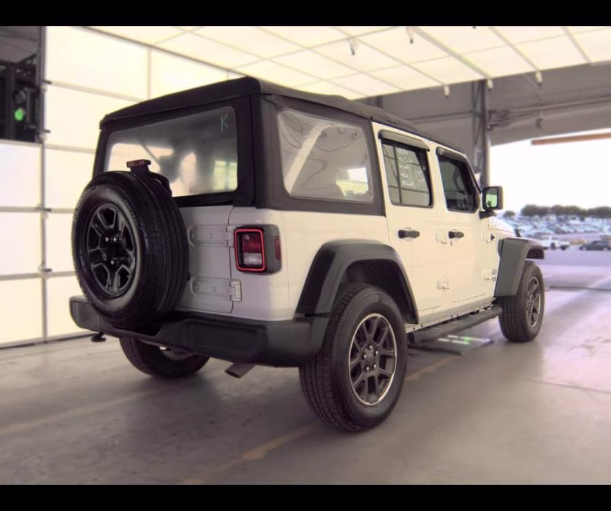 2018 Bright White Clearcoat Jeep Wrangler Unlimited Sport 4X4 SUV
