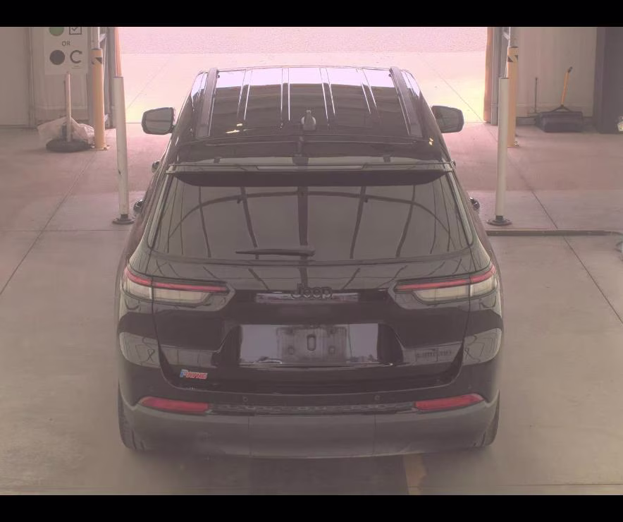 2024 Diamond Black Crystal Pearlcoat Jeep Grand Cherokee L Limited RWD SUV