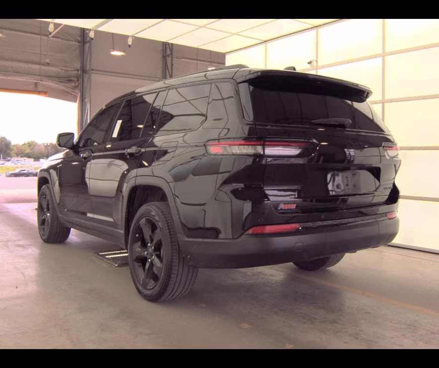2024 Diamond Black Crystal Pearlcoat Jeep Grand Cherokee L Limited RWD SUV