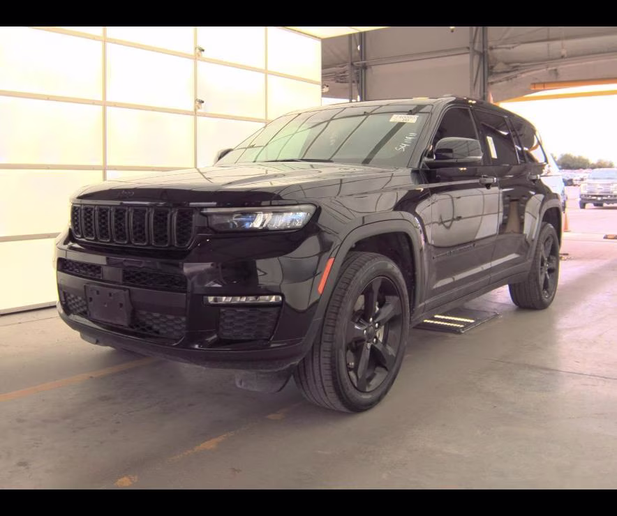 2024 Diamond Black Crystal Pearlcoat Jeep Grand Cherokee L Limited RWD SUV