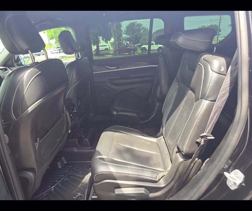 2024 Diamond Black Crystal Pearlcoat Jeep Grand Cherokee L Limited RWD SUV