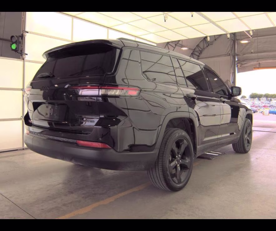 2024 Diamond Black Crystal Pearlcoat Jeep Grand Cherokee L Limited RWD SUV