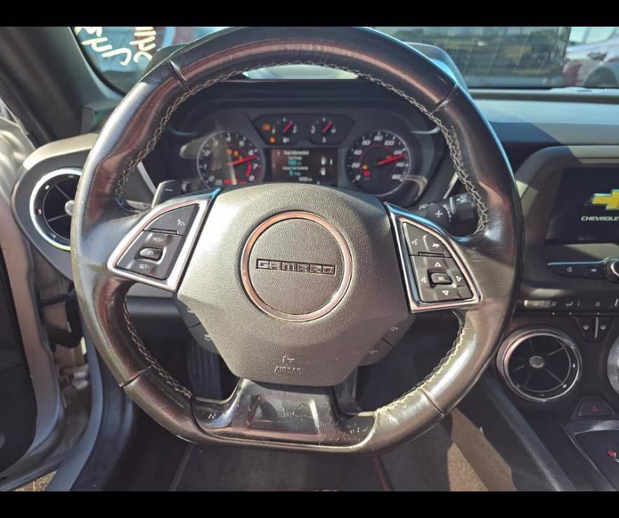 2018 Silver Ice Metallic Chevrolet Camaro 1LT RWD Coupe