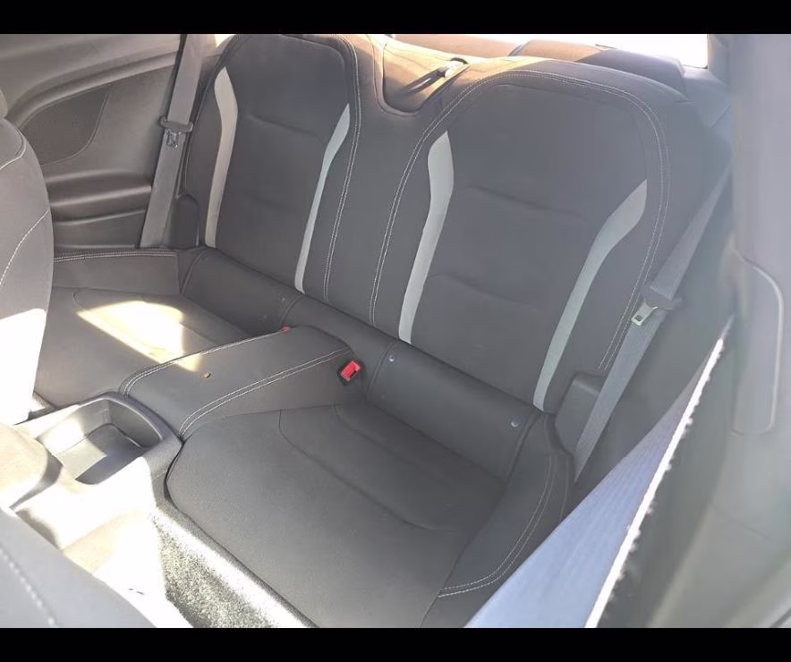 2018 Silver Ice Metallic Chevrolet Camaro 1LT RWD Coupe