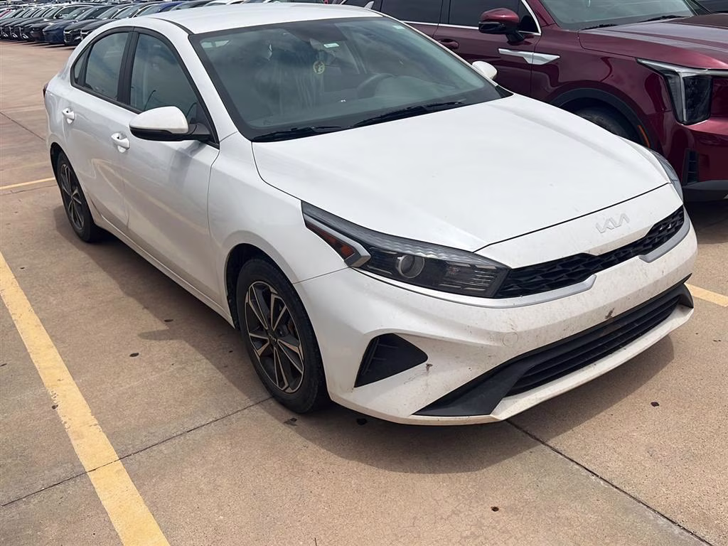 2023 Snow White Pearl Kia Forte LXS FWD Sedan