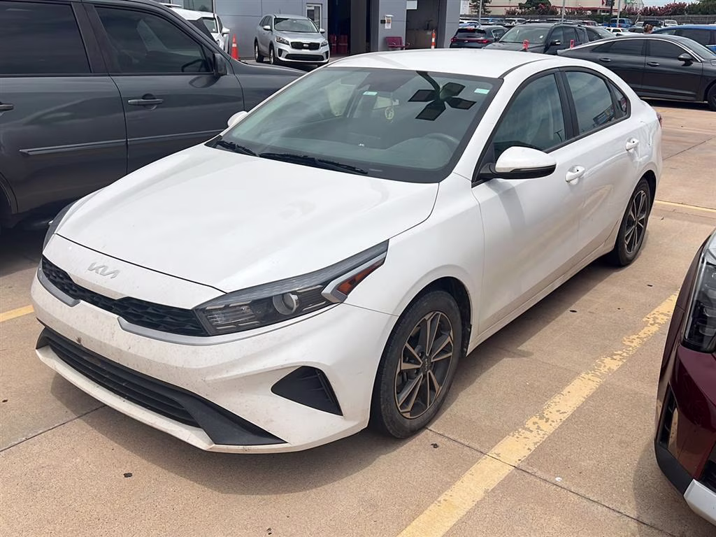 2023 Snow White Pearl Kia Forte LXS FWD Sedan