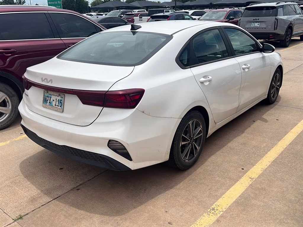 2023 Snow White Pearl Kia Forte LXS FWD Sedan