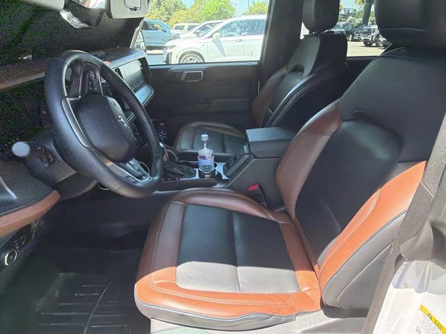 2024 Oxford White Ford Bronco Outer Banks 4X4 SUV