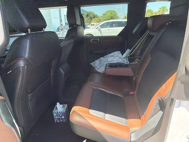 2024 Oxford White Ford Bronco Outer Banks 4X4 SUV
