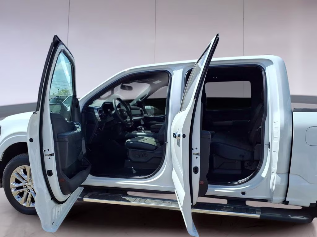 2026 Oxford White Ford F-150 Lariat 4X4 Truck