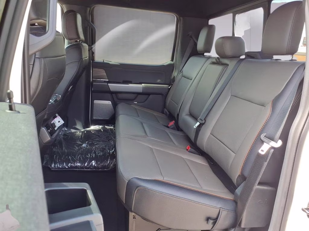 2026 Oxford White Ford F-150 Lariat 4X4 Truck