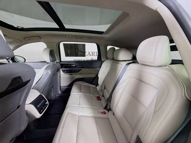 2024 White Platinum Clearcoat Metallic Lincoln Nautilus Premiere AWD SUV